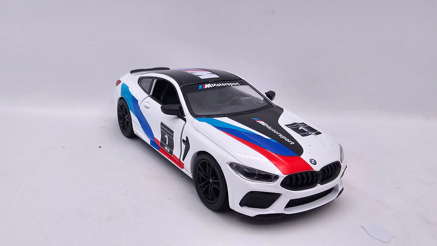 BMW M8 Competition Coupé - Escala 1/38 - Kinsmart - (Sin caja)