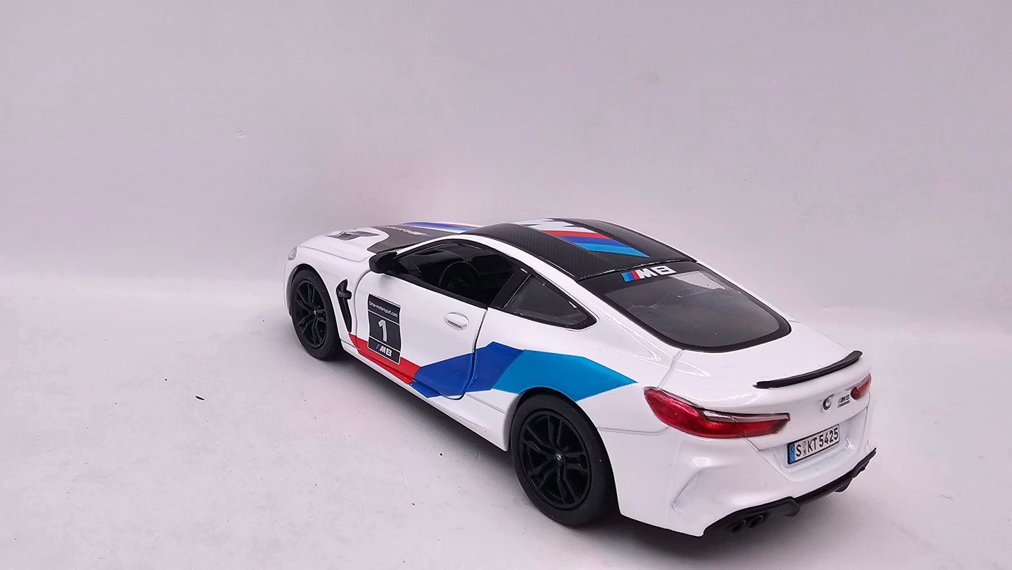 BMW M8 Competition Coupé - Escala 1/38 - Kinsmart - (Sin caja)