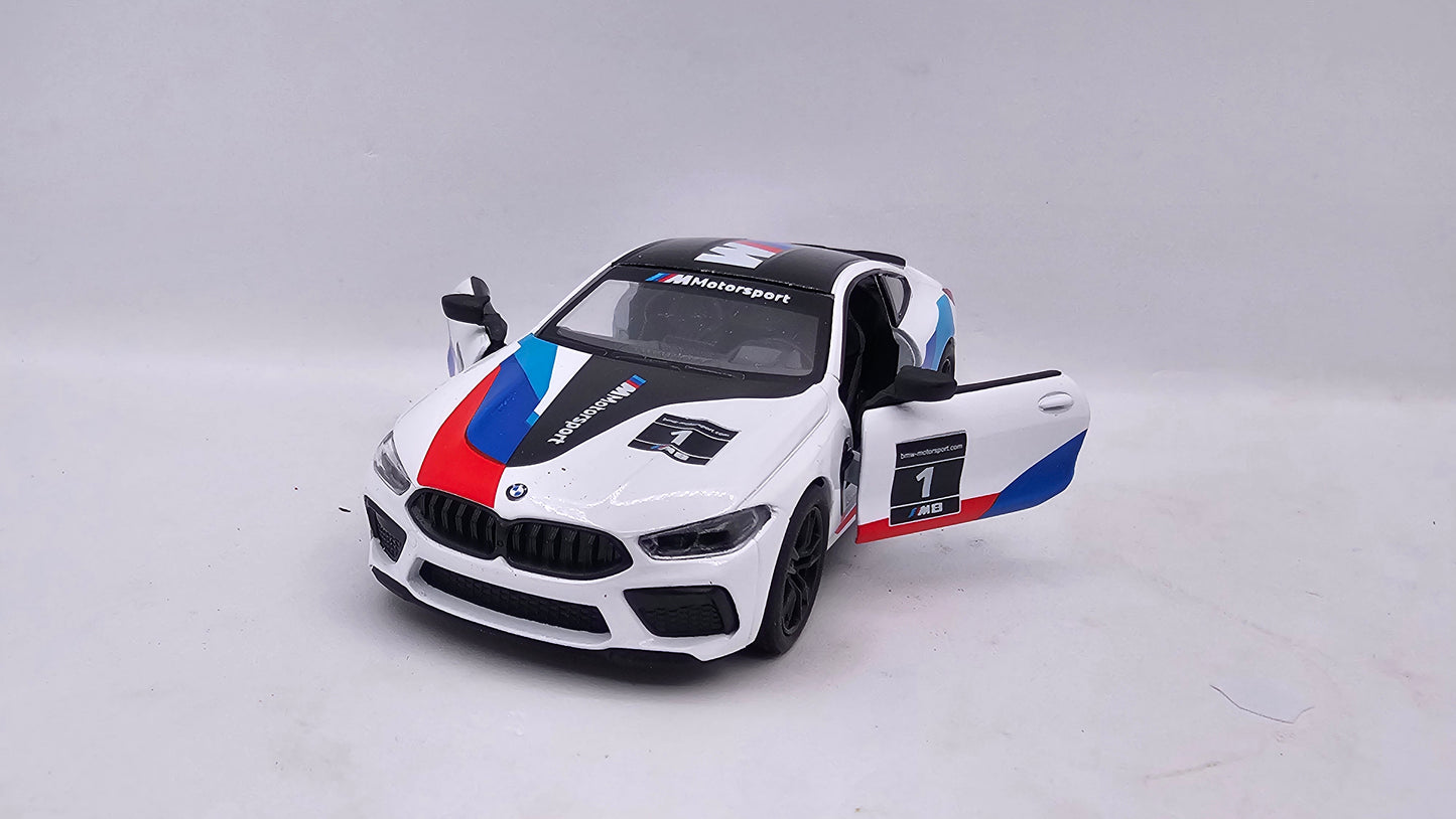 BMW M8 Competition Coupé - Escala 1/38 - Kinsmart - (Sin caja)