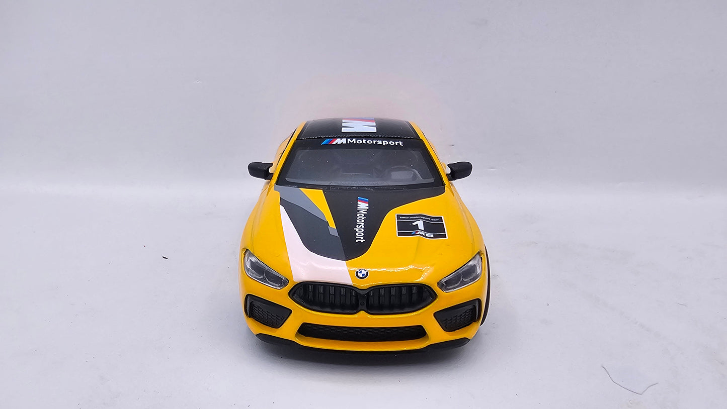 BMW M8 Competition Coupé - Escala 1/38 - Kinsmart - (Sin caja)
