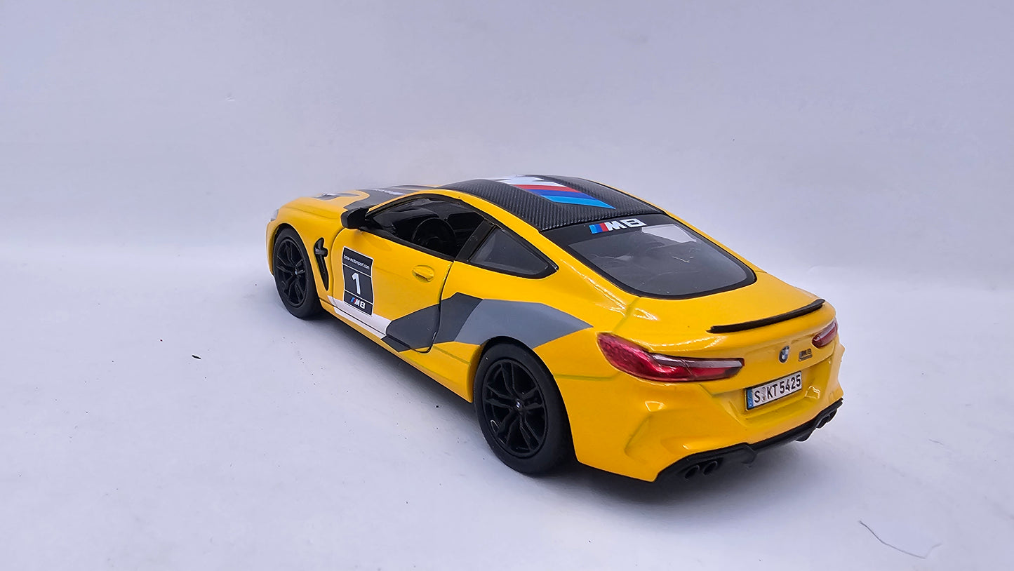 BMW M8 Competition Coupé - Escala 1/38 - Kinsmart - (Sin caja)