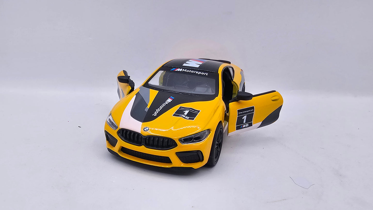 BMW M8 Competition Coupé - Escala 1/38 - Kinsmart - (Sin caja)