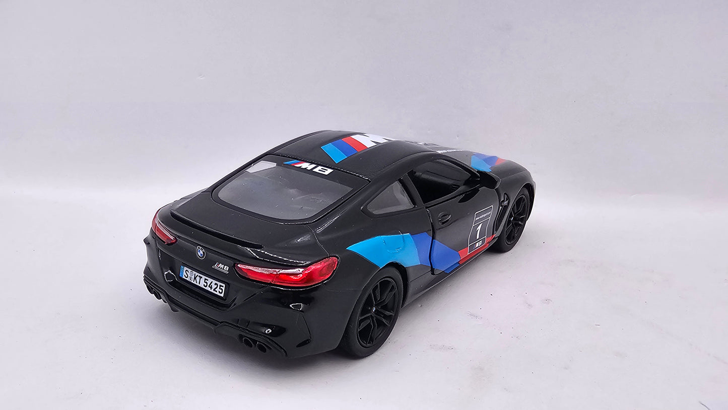 BMW M8 Competition Coupé - Escala 1/38 - Kinsmart - (Sin caja)