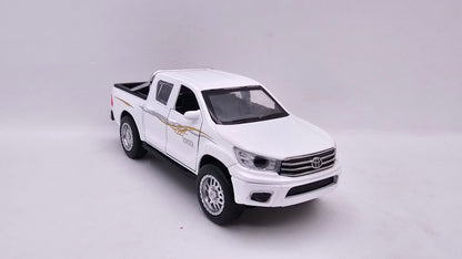 Toyota Hilux 4x4 - Escala 1/32 - Con Luces y Sonidos - Kingstoy - (Sin caja)