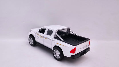 Toyota Hilux 4x4 - Escala 1/32 - Con Luces y Sonidos - Kingstoy - (Sin caja)