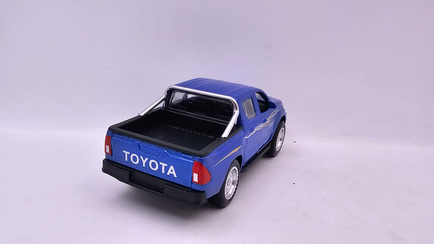 Toyota Hilux 4x4 - Escala 1/32 - Con Luces y Sonidos - Kingstoy - (Sin caja)