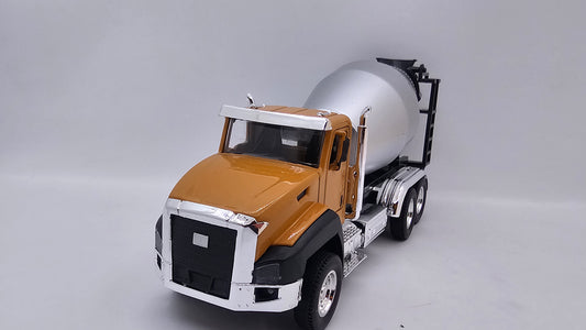 Camion Mezclador Caterpillar CT660 - Escala 1/50 - Max Metal