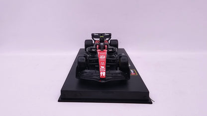 Alfa Romeo Formula 1 C43 #24 Guanyu Zhou - 2023 - F1 Burago Escala 1/43 C/Acrílico y Piloto
