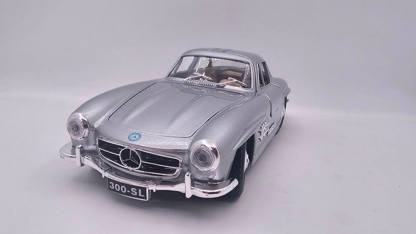 Mercedes Benz 300 SL 1954 - Escala 1/24 - Burago - (Sin caja)