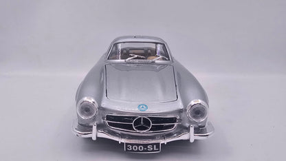 Mercedes Benz 300 SL 1954 - Escala 1/24 - Burago - (Sin caja)