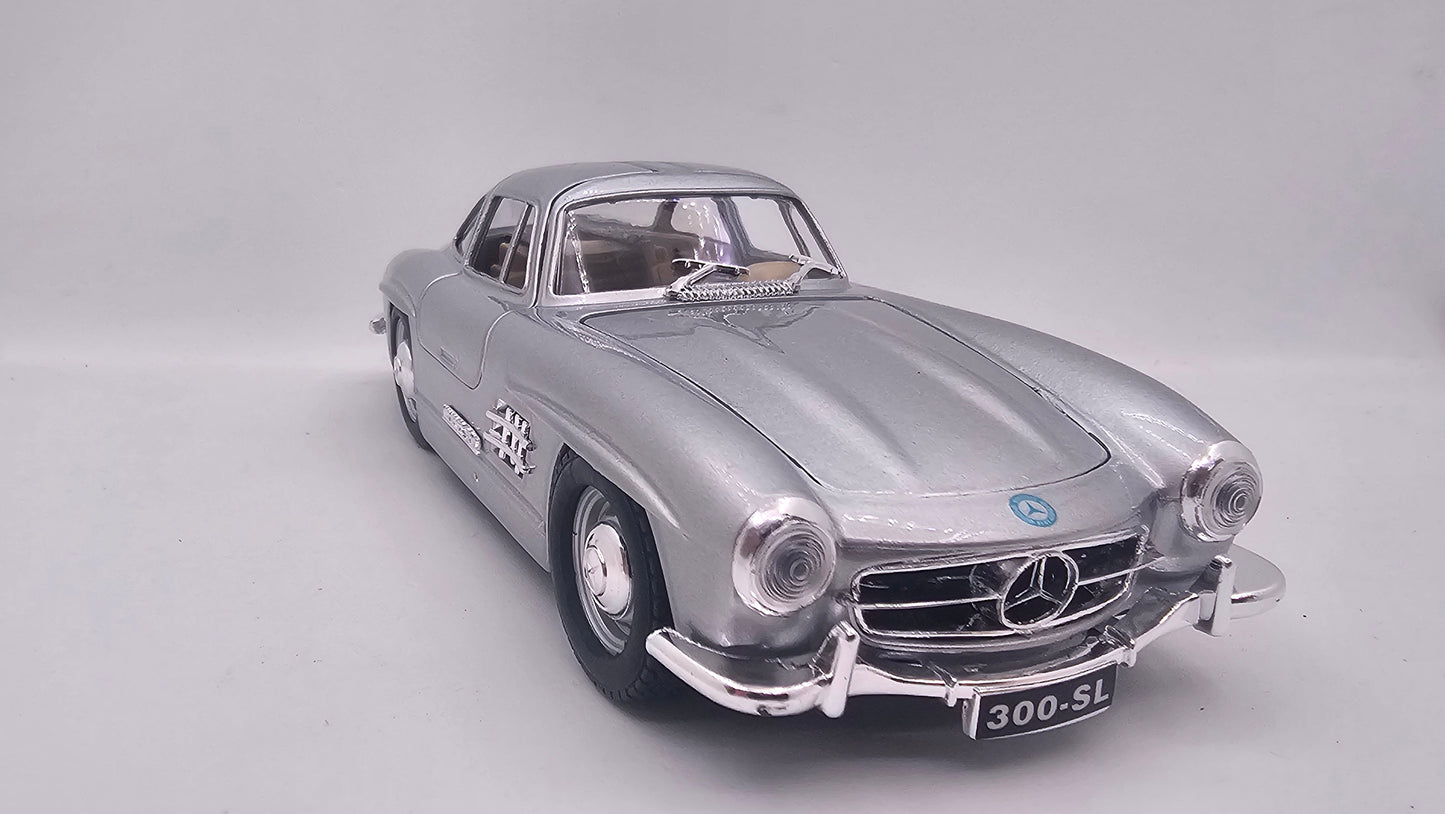Mercedes Benz 300 SL 1954 - Escala 1/24 - Burago - (Sin caja)