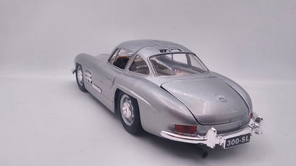 Mercedes Benz 300 SL 1954 - Escala 1/24 - Burago - (Sin caja)