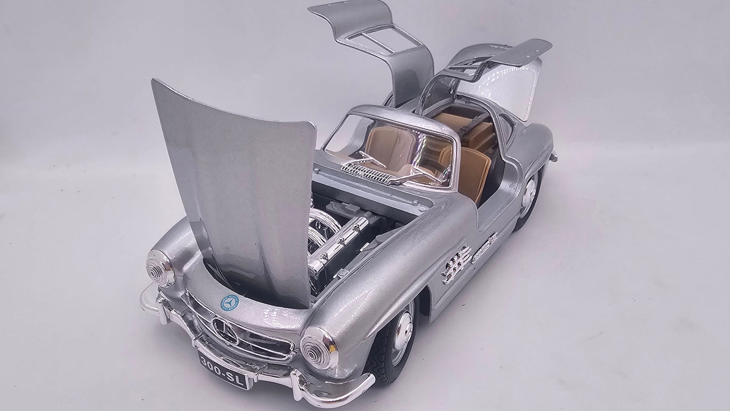 Mercedes Benz 300 SL 1954 - Escala 1/24 - Burago - (Sin caja)