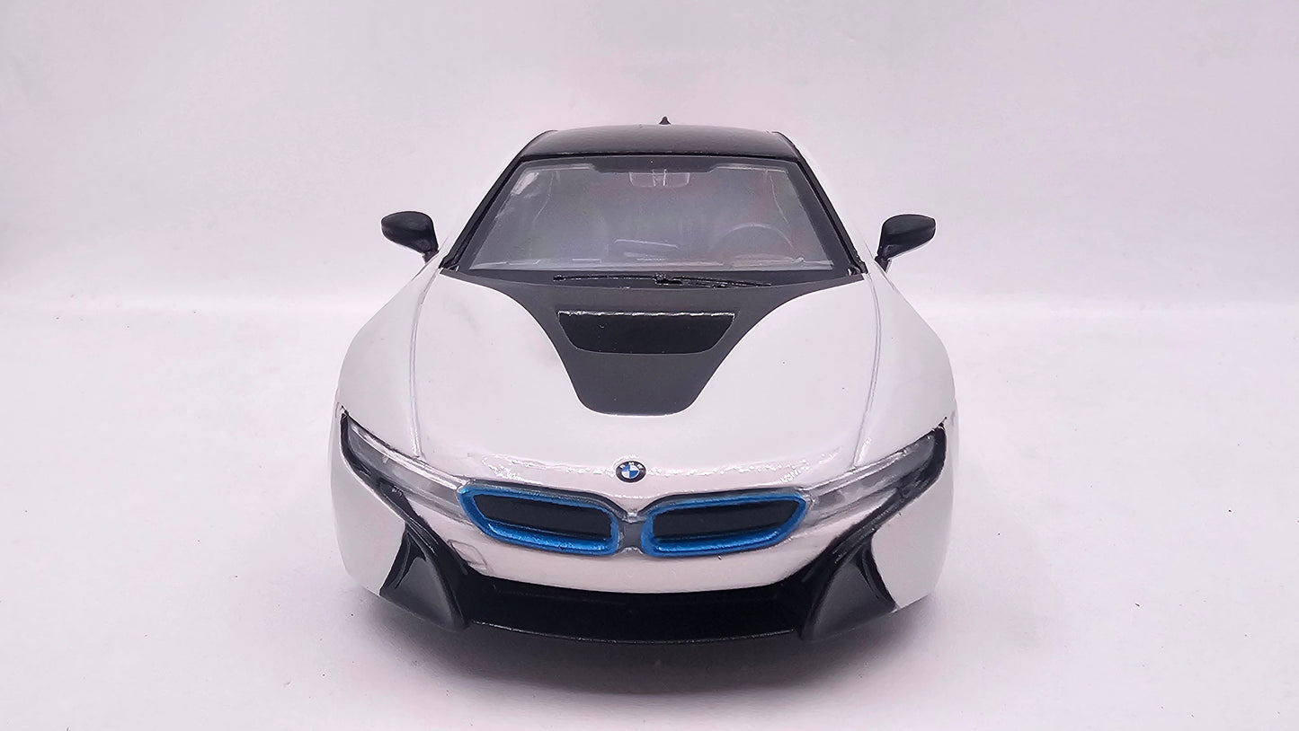 BMW i8 Coupe 2018 - Escala 1/24 - MotorMax - (Sin caja)