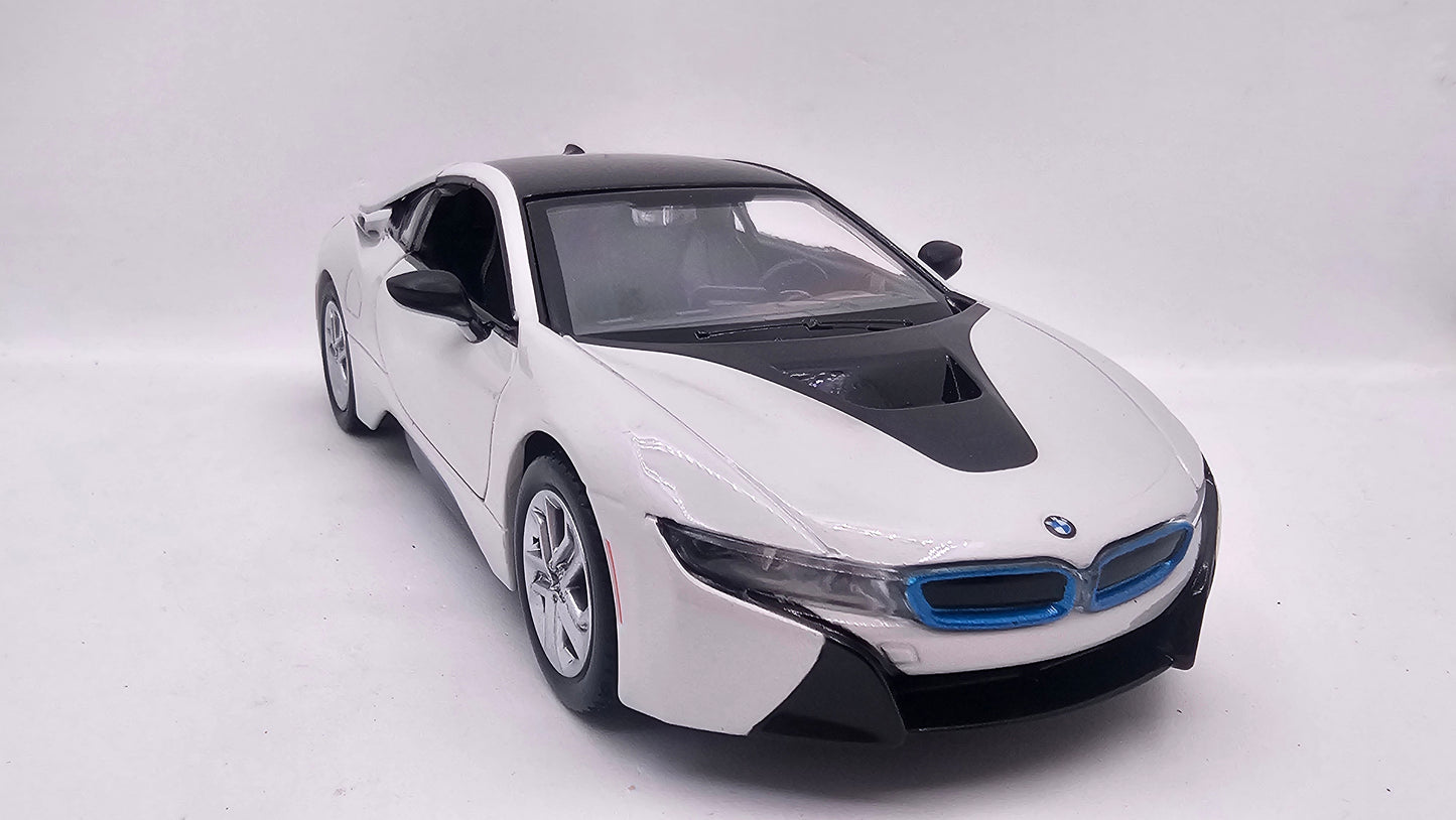 BMW i8 Coupe 2018 - Escala 1/24 - MotorMax - (Sin caja)