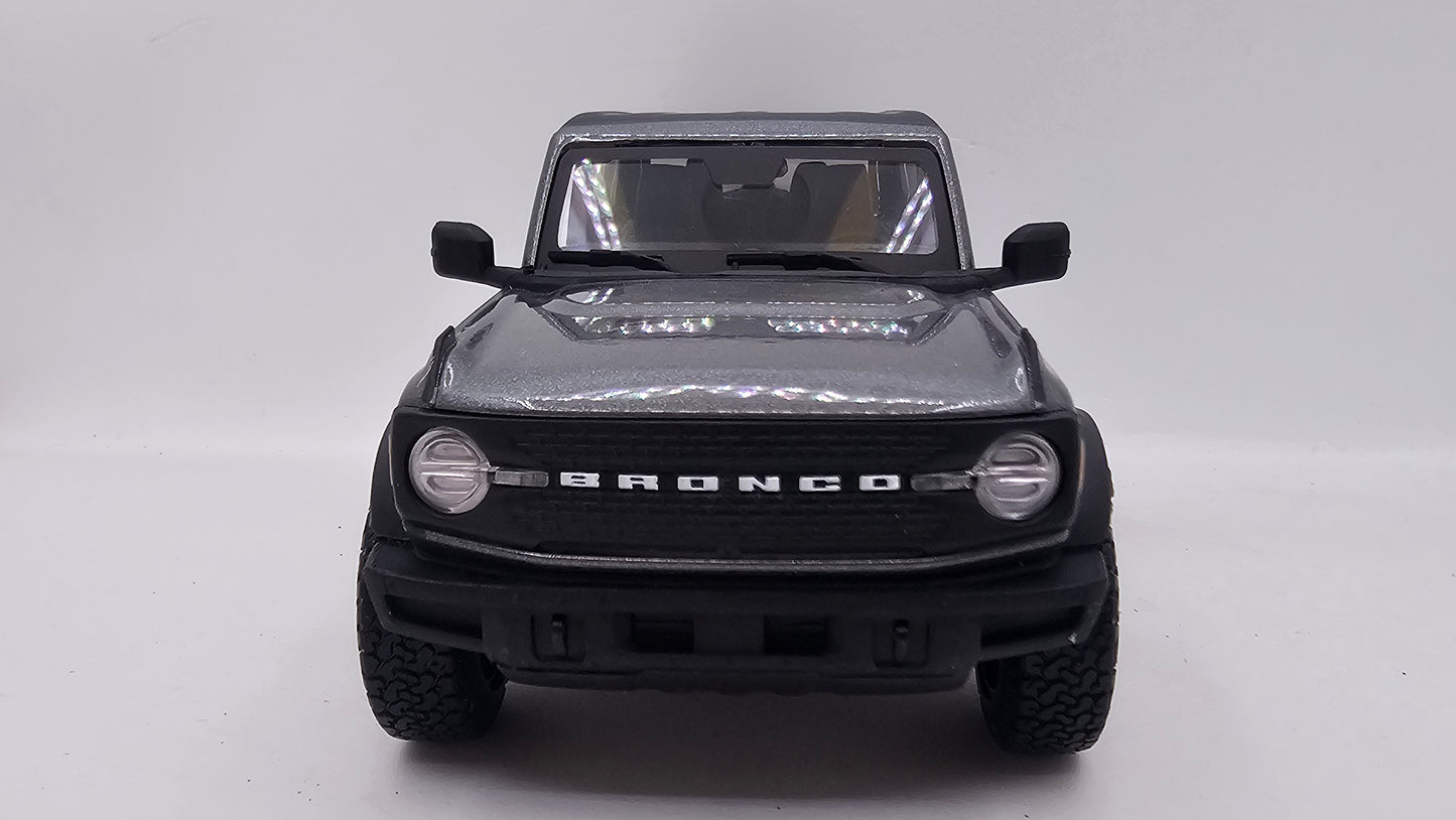 Ford Bronco - Escala 1/24 - Maisto - (Sin caja)