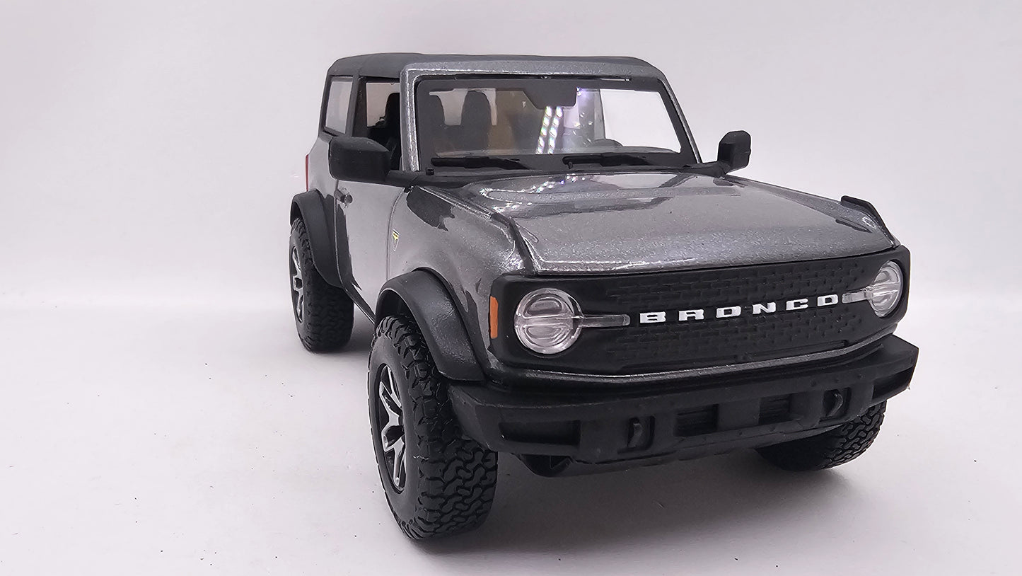 Ford Bronco - Escala 1/24 - Maisto - (Sin caja)