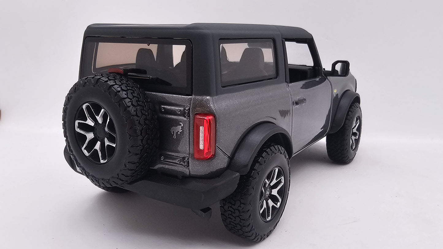 Ford Bronco - Escala 1/24 - Maisto - (Sin caja)