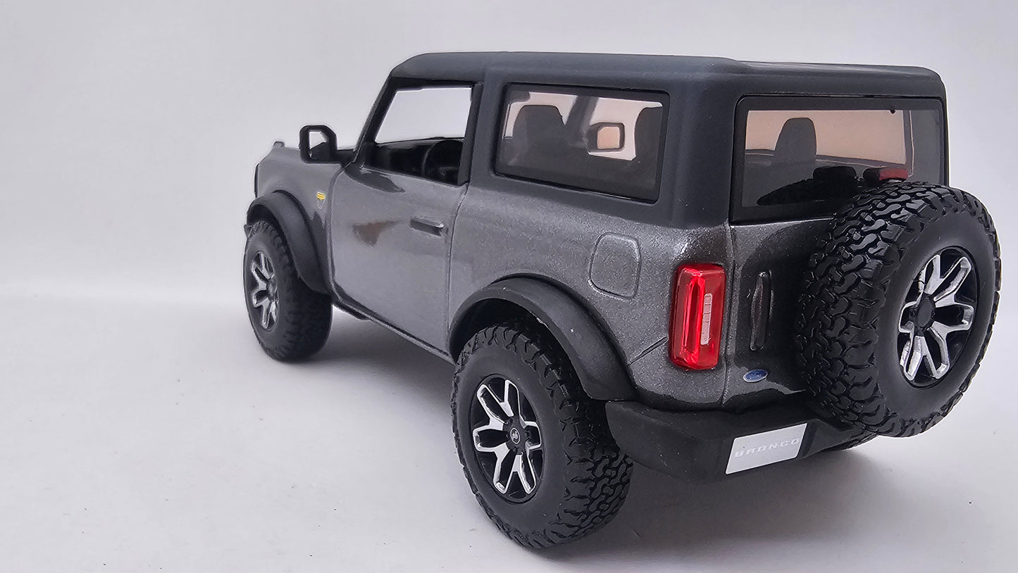 Ford Bronco - Escala 1/24 - Maisto - (Sin caja)