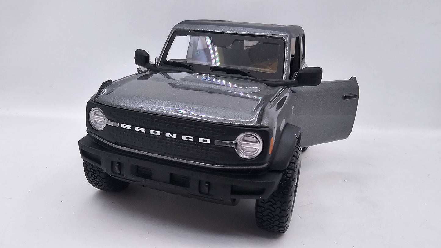 Ford Bronco - Escala 1/24 - Maisto - (Sin caja)