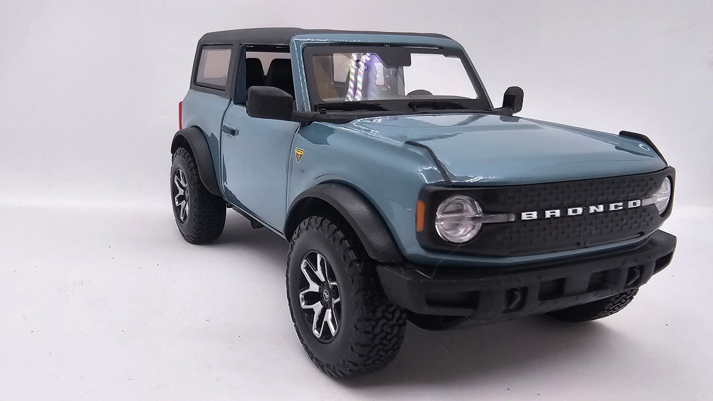Ford Bronco - Escala 1/24 - Maisto - (Sin caja)