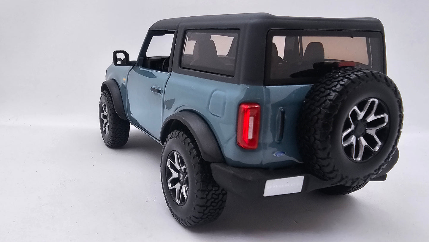 Ford Bronco - Escala 1/24 - Maisto - (Sin caja)