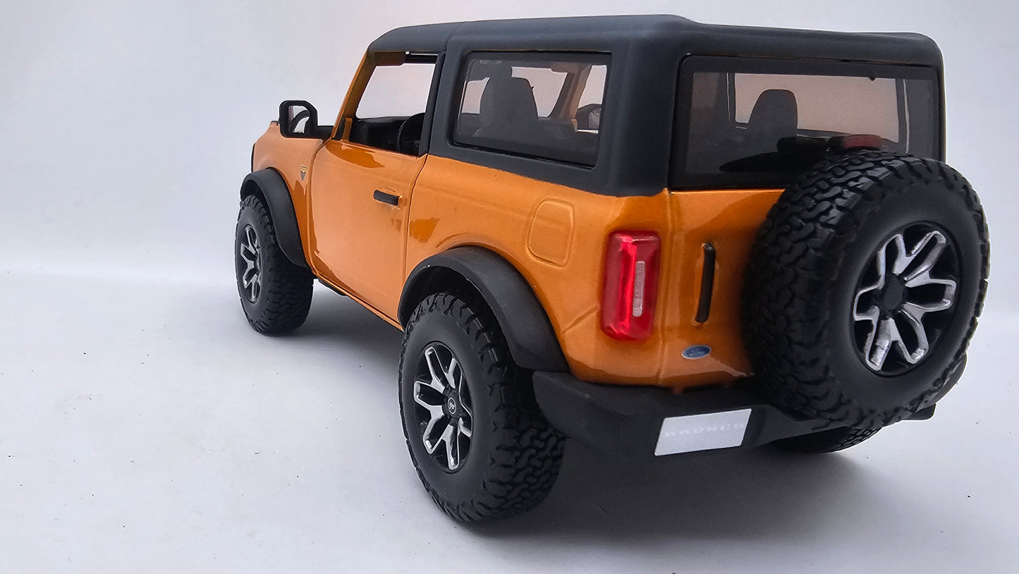 Ford Bronco - Escala 1/24 - Maisto - (Sin caja)
