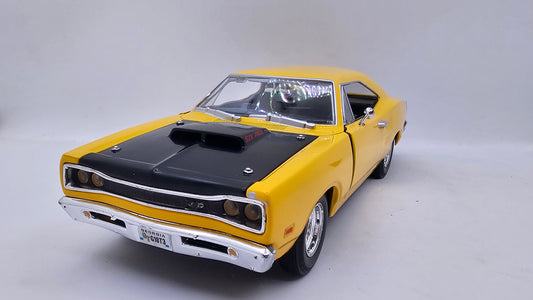 Dodge Coronet Super Bee 1969 - Escala 1/24 - MotorMax - (Sin caja)