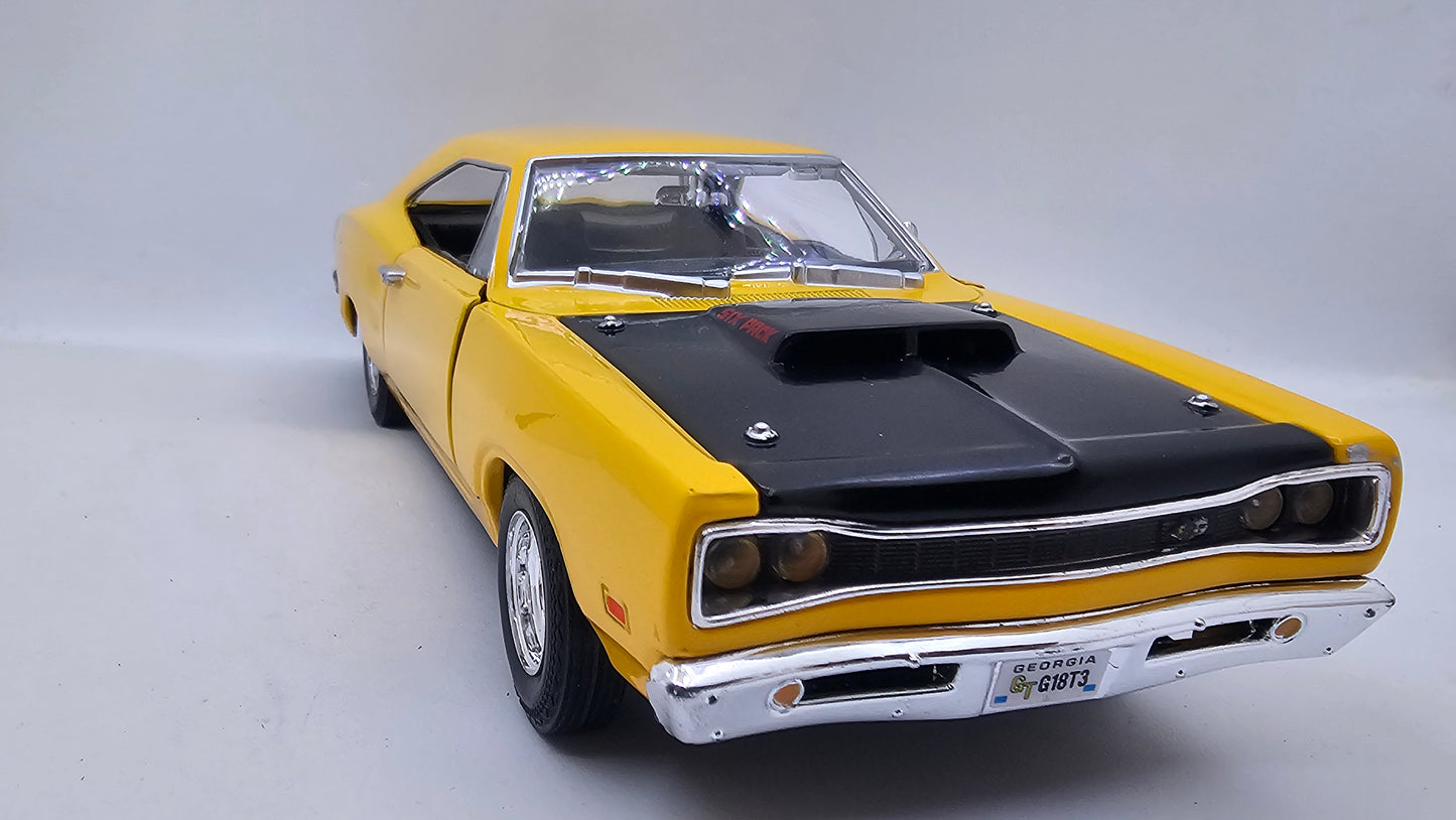 Dodge Coronet Super Bee 1969 - Escala 1/24 - MotorMax - (Sin caja)