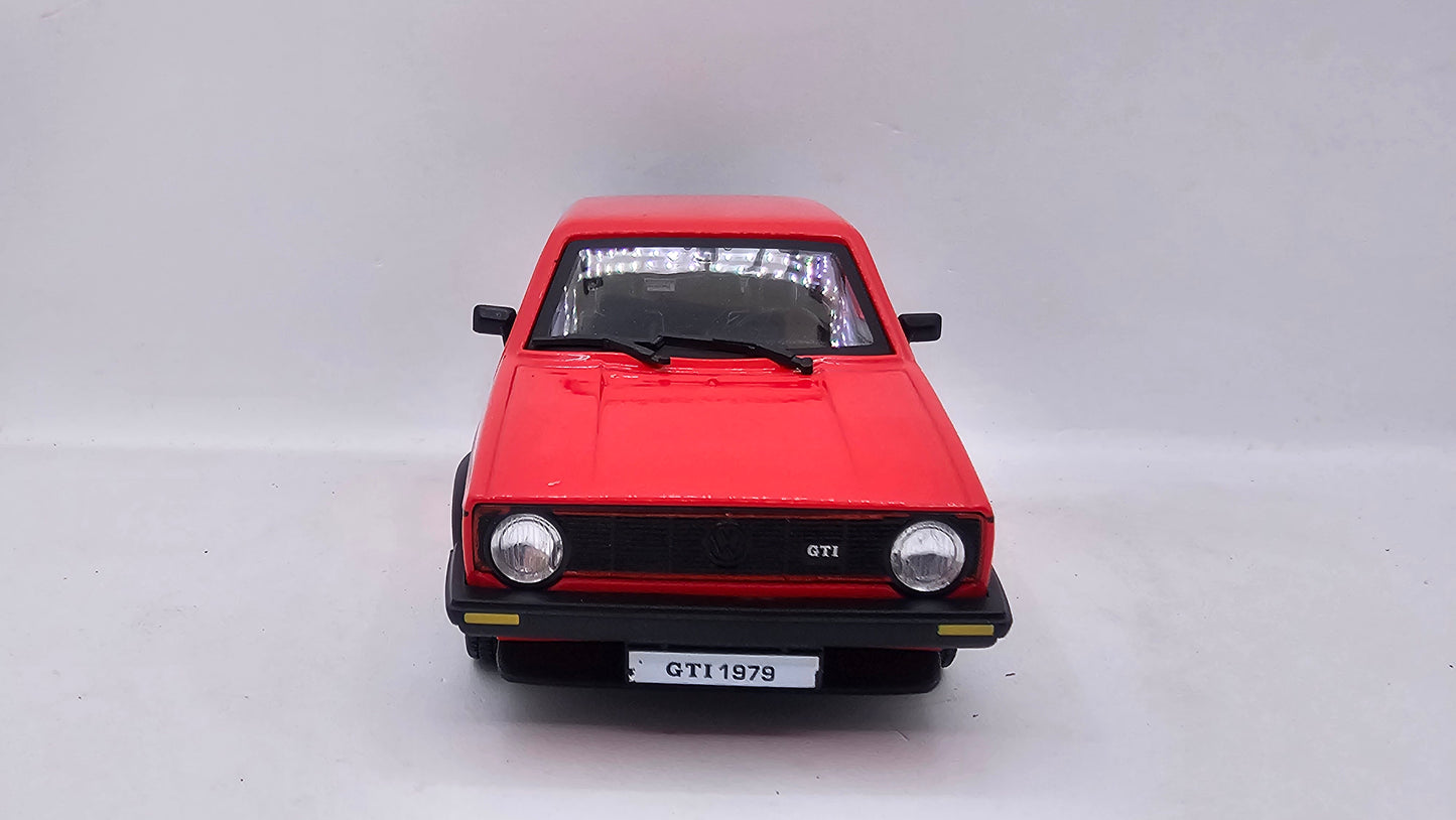 Volkswagen Golf Mk1 GTI 1979 - Escala 1/24 - Burago - (Sin caja)