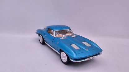 Chevrolet Corvette Sting Ray 1963 - Escala 1/36 - Kinsmart - (Sin caja)