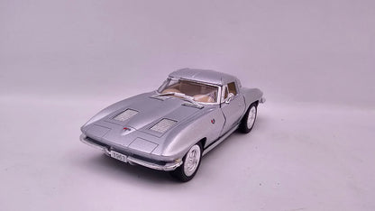 Chevrolet Corvette Sting Ray 1963 - Escala 1/36 - Kinsmart - (Sin caja)