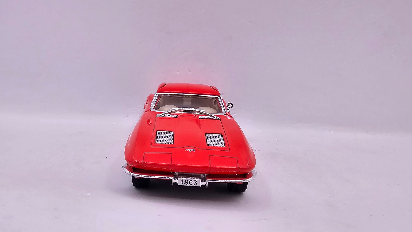 Chevrolet Corvette Sting Ray 1963 - Escala 1/36 - Kinsmart - (Sin caja)