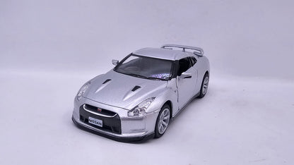 Nissan GT-R R35 2009 - Escala 1/36 - Kinsmart - (Sin caja)