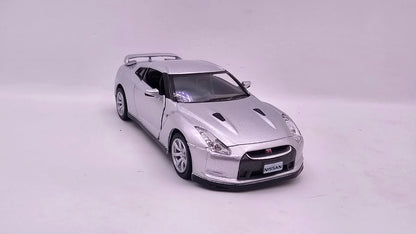 Nissan GT-R R35 2009 - Escala 1/36 - Kinsmart - (Sin caja)