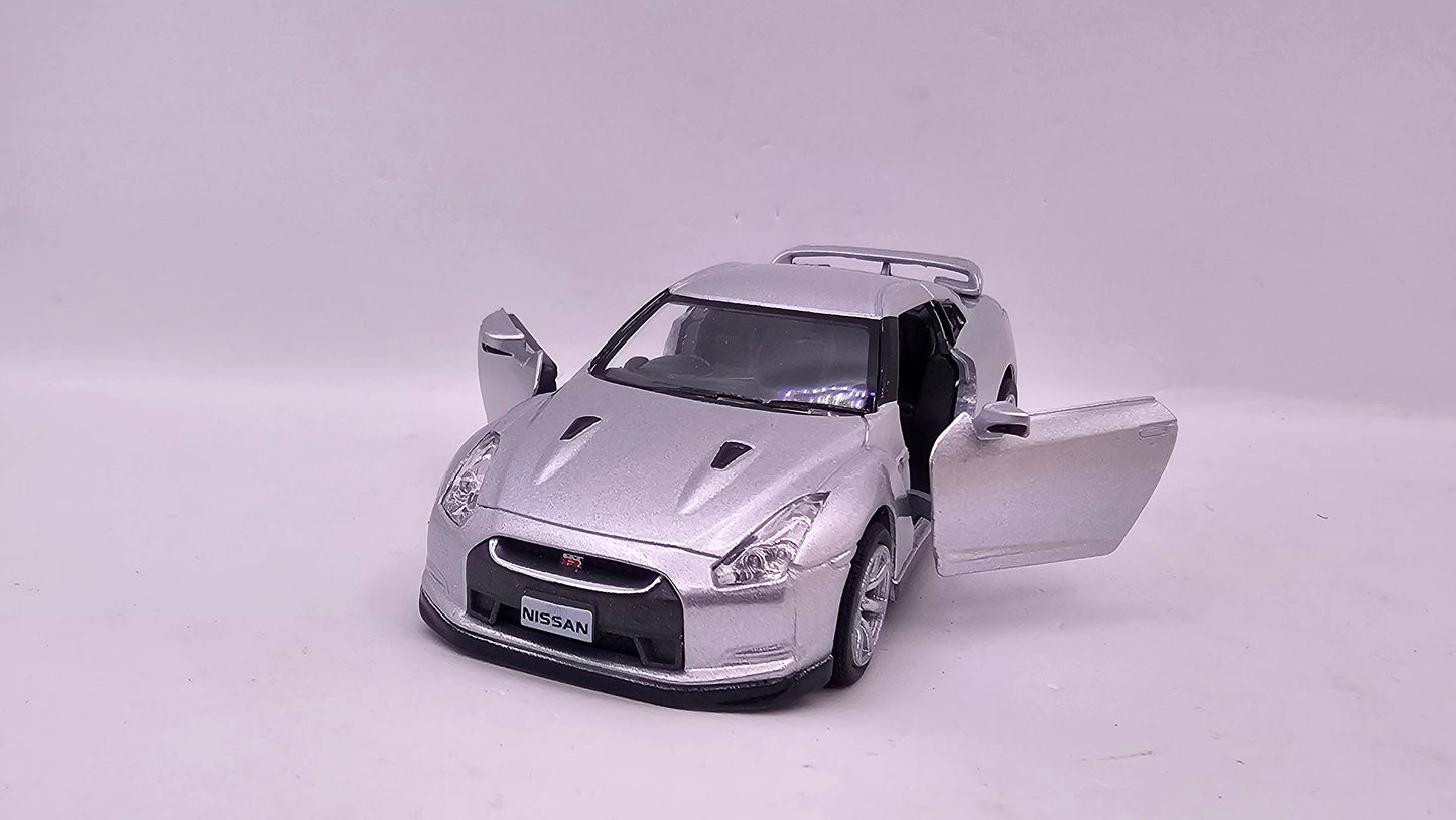 Nissan GT-R R35 2009 - Escala 1/36 - Kinsmart - (Sin caja)