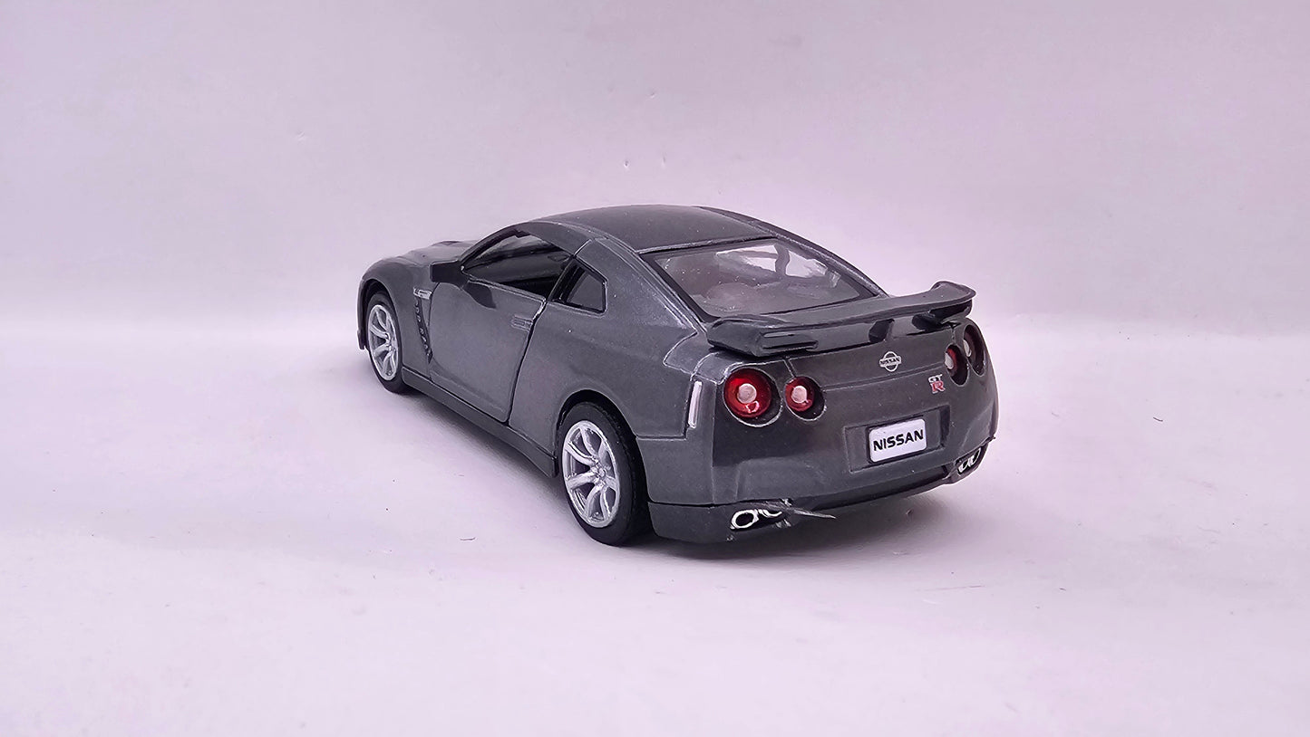 Nissan GT-R R35 2009 - Escala 1/36 - Kinsmart - (Sin caja)