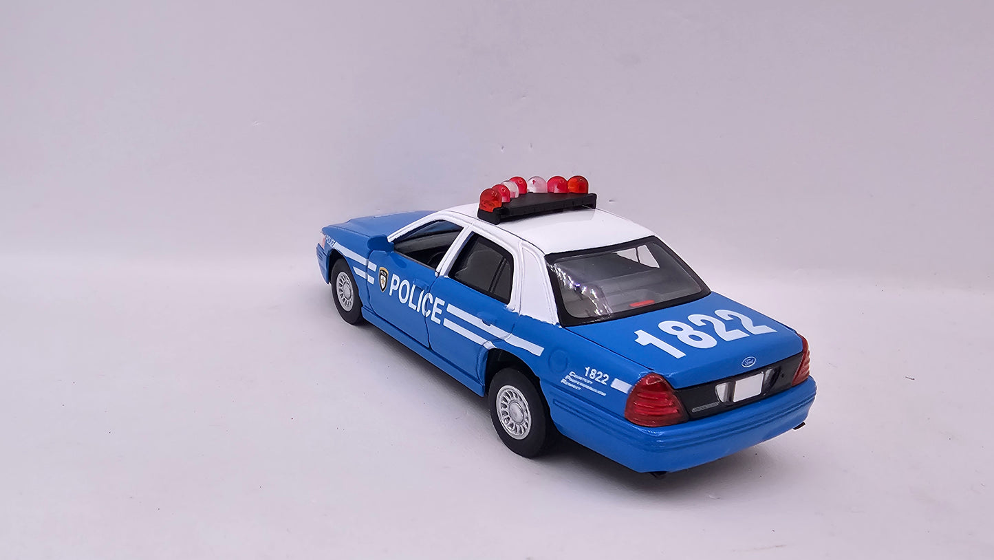Ford Crown Victoria Police Interceptor - Escala 1/42 - Kinsmart - (Sin caja)