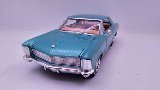 Buick Riviera Gran Sport 1965 - Escala 1/24 (1/26) - Maisto - (Sin caja)