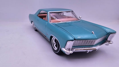 Buick Riviera Gran Sport 1965 - Escala 1/24 (1/26) - Maisto - (Sin caja)