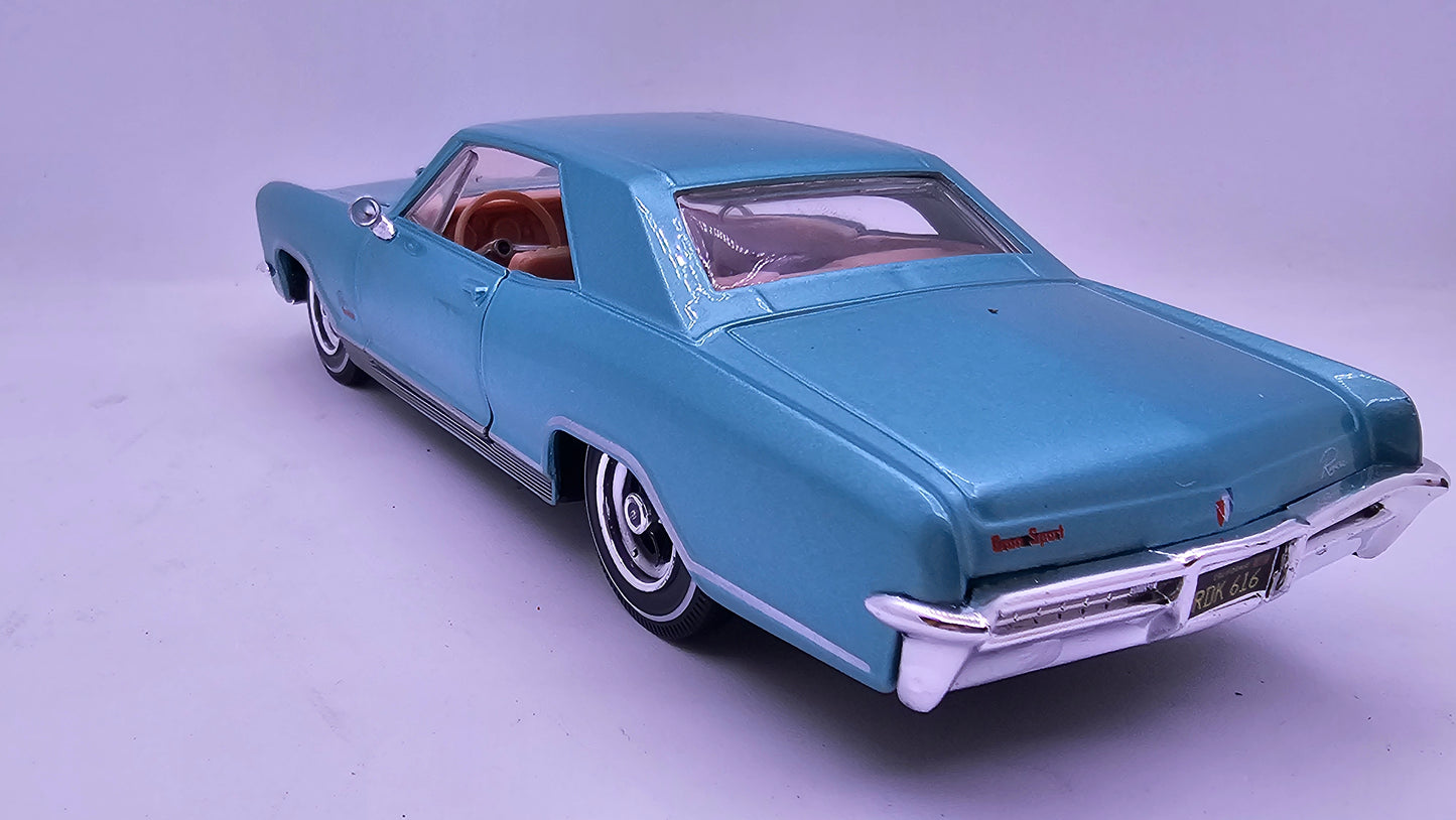 Buick Riviera Gran Sport 1965 - Escala 1/24 (1/26) - Maisto - (Sin caja)
