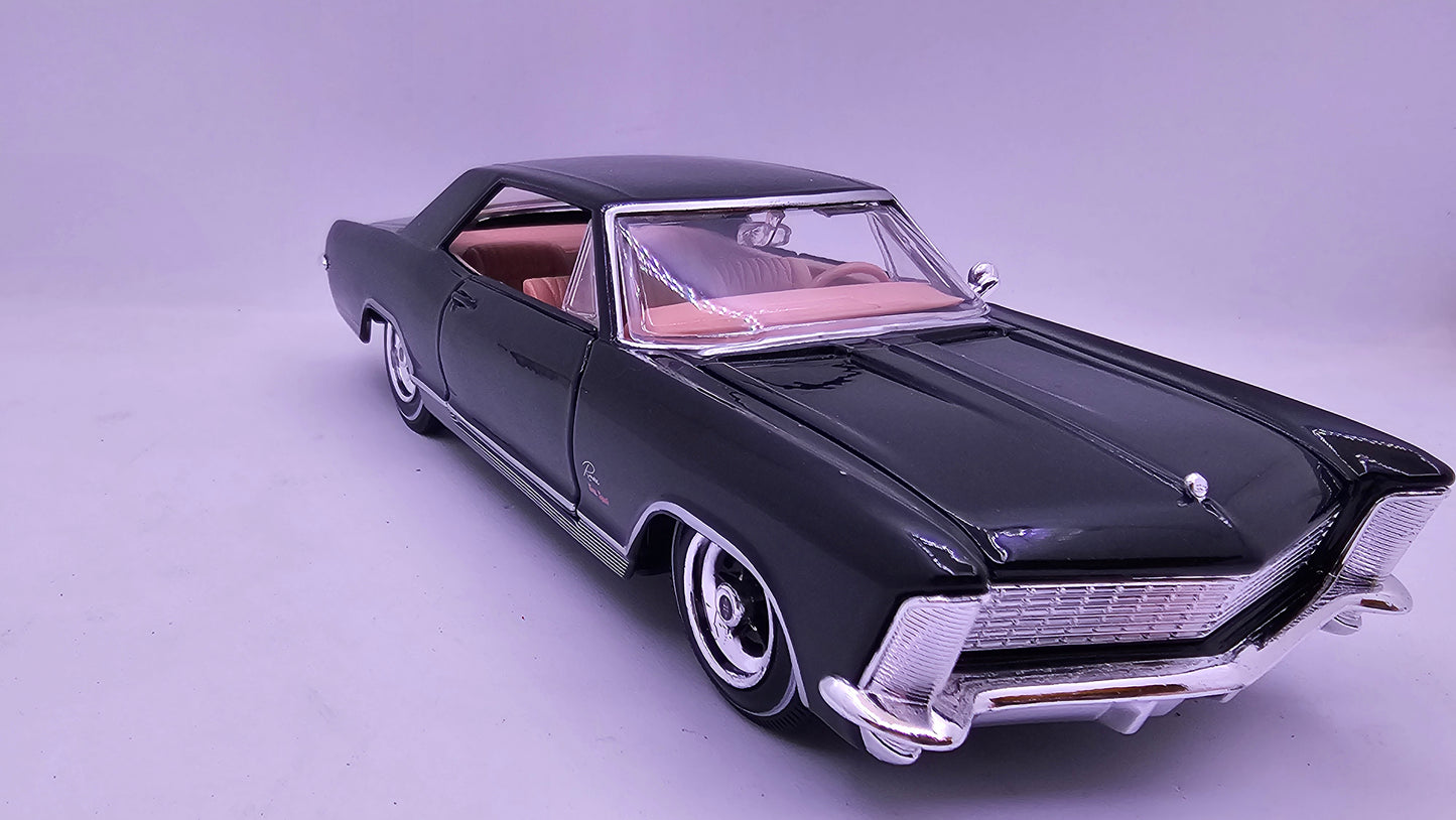 Buick Riviera Gran Sport 1965 - Escala 1/24 (1/26) - Maisto - (Sin caja)