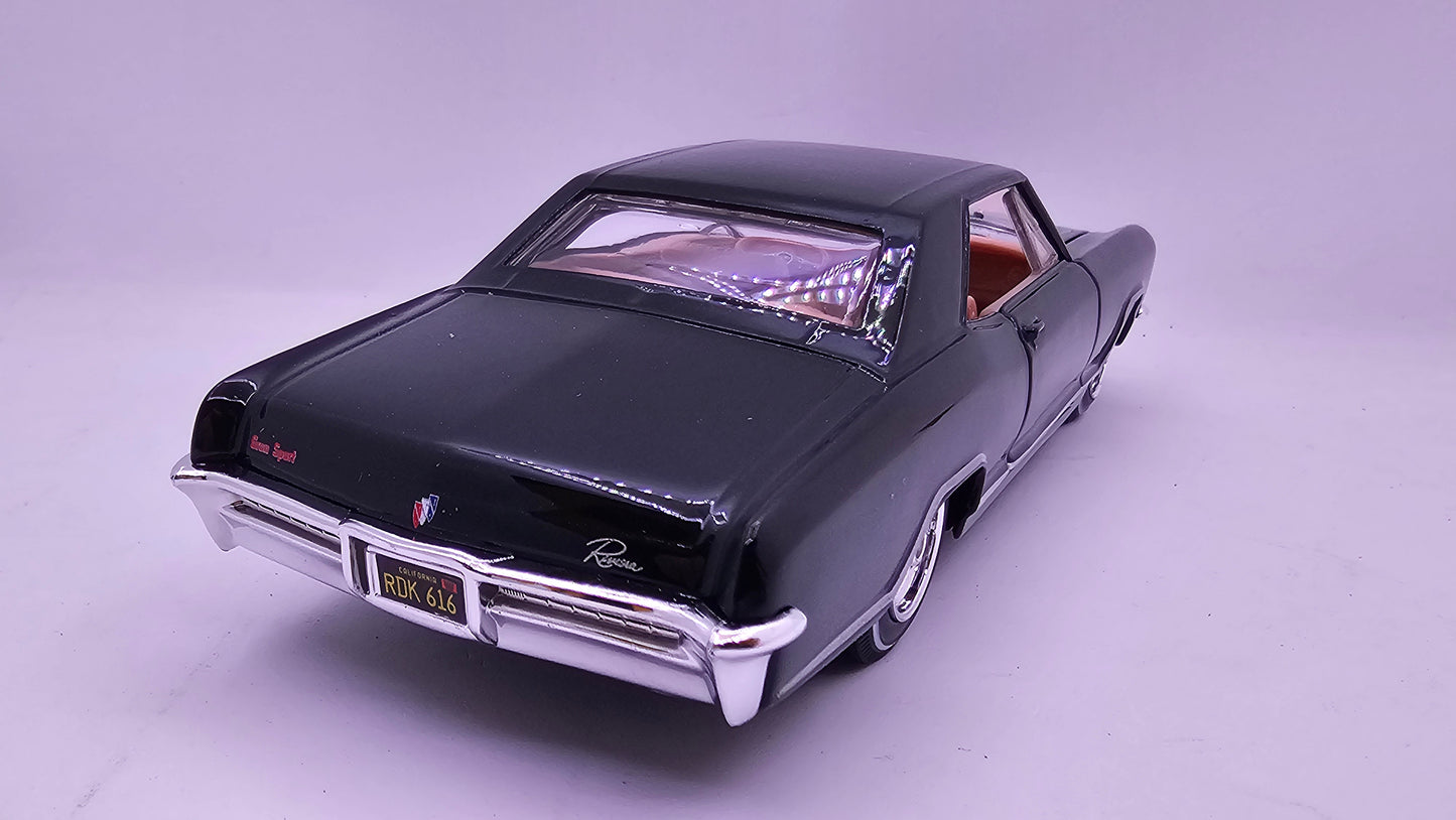 Buick Riviera Gran Sport 1965 - Escala 1/24 (1/26) - Maisto - (Sin caja)