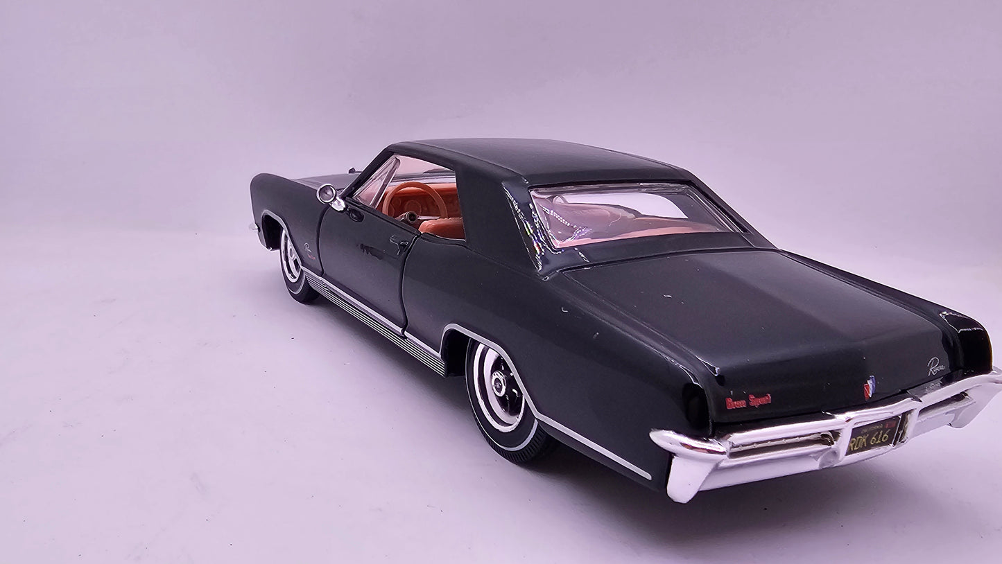 Buick Riviera Gran Sport 1965 - Escala 1/24 (1/26) - Maisto - (Sin caja)