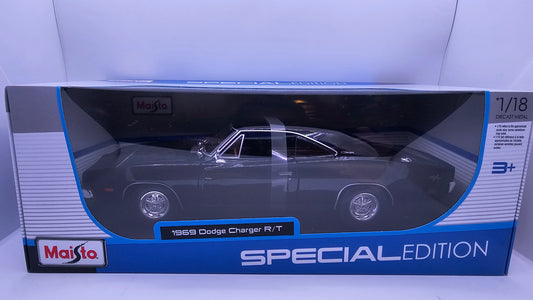 Dodge Charger R/T 1969 - Escala 1/18 - Maisto