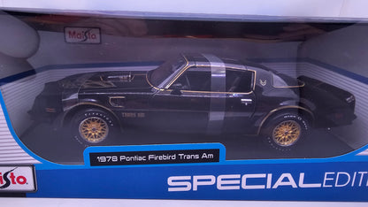 Pontiac Firebird Trans Am 1978 - Escala 1/18 - Maisto