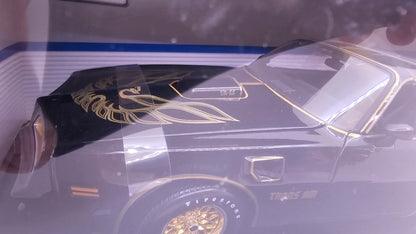 Pontiac Firebird Trans Am 1978 - Escala 1/18 - Maisto