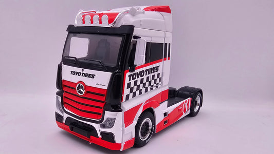 Camion Mercedes Benz Actros -  Escala 1/43 - Burago - (Sin Caja)