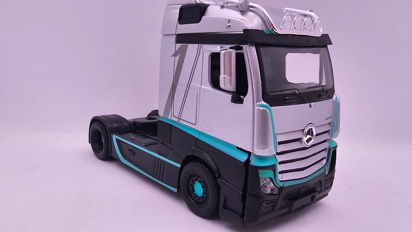 Camion Mercedes Benz Actros -  Escala 1/43 - Burago - (Sin Caja)