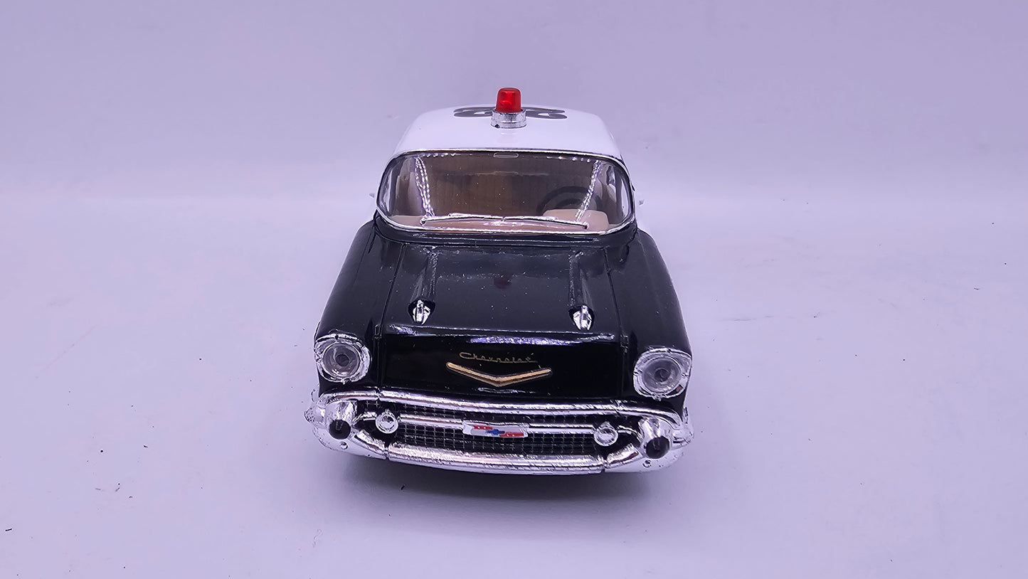 Chevrolet Bel Air Policia 1957 - Escala 1/40 - Kinsmart - (Sin caja)